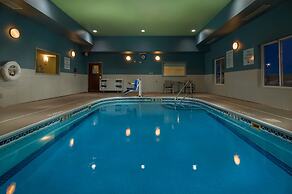 Holiday Inn Express & Suites Lawrence by IHG