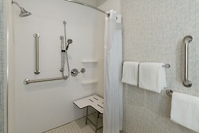 Holiday Inn Express & Suites Lawrence by IHG