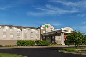 Holiday Inn Express & Suites Lawrence by IHG
