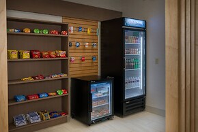 Holiday Inn Express & Suites Lawrence by IHG