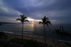 Emperador Vallarta Beachfront Hotel and Suites