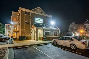 HomeTowne Studios By Red Roof Gainesville, GA