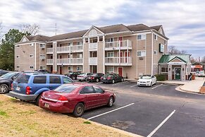 HomeTowne Studios By Red Roof Gainesville, GA