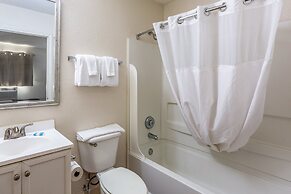 HomeTowne Studios By Red Roof Gainesville, GA