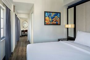 Courtyard by Marriott Miami Beach-South Beach