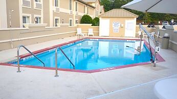 Comfort Inn & Suites Greenwood near University