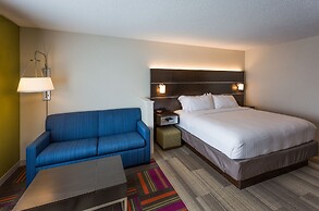 Holiday Inn Express And Suites Reading by IHG