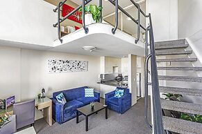 Metro Apartments on Darling Harbour - Sydney