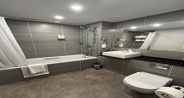 Best Western Chilworth Manor Hotel