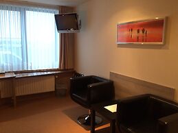 Axis Hotel