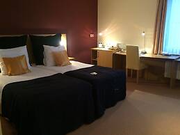 Axis Hotel