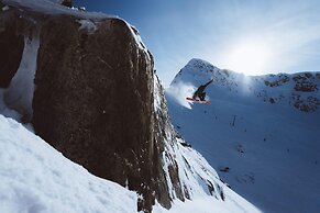 Blackcomb Lodge