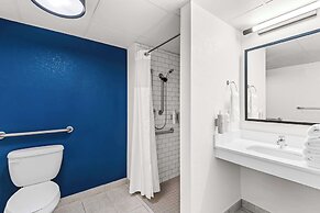Spark by Hilton Cedar Falls