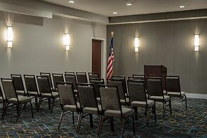 Courtyard by Marriott Long Island MacArthur Airport