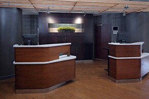 Courtyard by Marriott Long Island MacArthur Airport