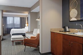 Courtyard by Marriott Long Island MacArthur Airport
