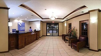 Holiday Inn Express & Suites Plainview, an IHG Hotel