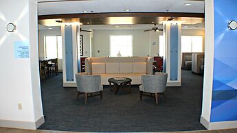 Holiday Inn Express & Suites Plainview by IHG