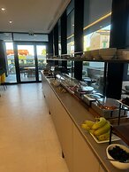 Acca Sporting Hotel