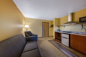 Super 8 by Wyndham Jackson MN