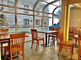 Super 8 by Wyndham Three Hills AB