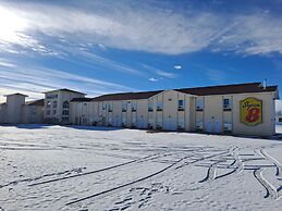 Super 8 by Wyndham Three Hills AB