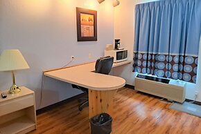 Super 8 by Wyndham Three Hills AB