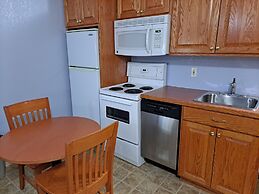 Super 8 by Wyndham Three Hills AB