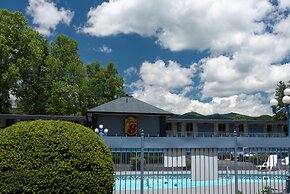 Super 8 by Wyndham Black Mountain