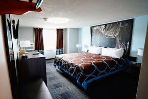 Super 8 by Wyndham Pueblo