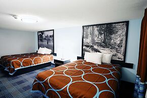 Super 8 by Wyndham Pueblo