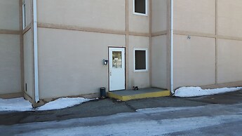 Super 8 by Wyndham Moose Jaw SK