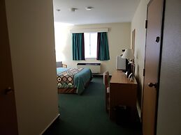 Super 8 by Wyndham Moose Jaw SK