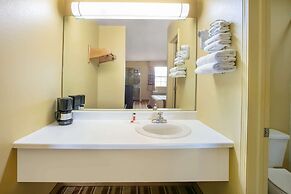 Super 8 by Wyndham Big Cabin/Vinita Area