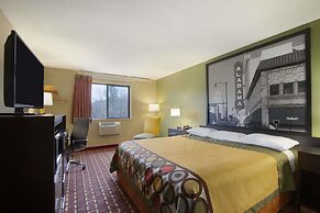 Super 8 by Wyndham Homewood Birmingham Area