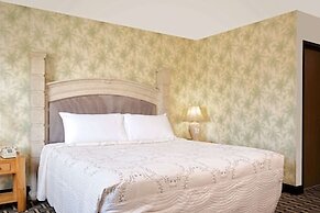 Super 8 by Wyndham Cloquet