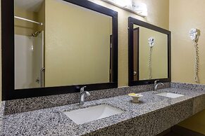 Super 8 by Wyndham Nixa/Springfield Area