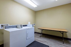 Super 8 by Wyndham Nixa/Springfield Area