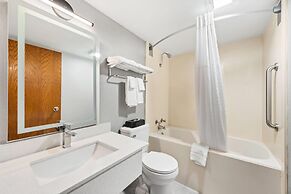 Super 8 by Wyndham Harrison AR