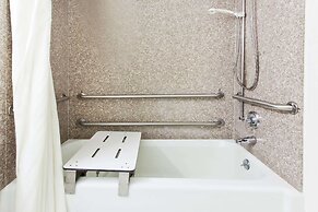 Super 8 by Wyndham Tuscaloosa