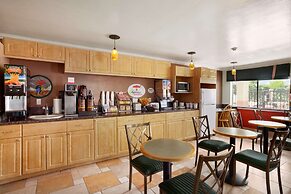 Super 8 by Wyndham Indio