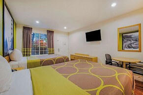 Super 8 by Wyndham Auburn