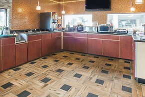 Super 8 by Wyndham Van Buren/Ft. Smith Area