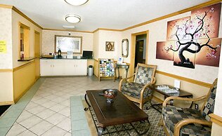 Super 8 by Wyndham Van Buren/Ft. Smith Area