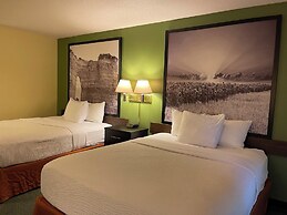 Super 8 by Wyndham Colby