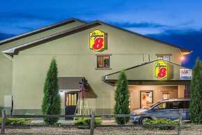 Super 8 by Wyndham Colby