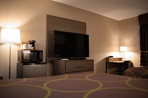 Super 8 by Wyndham Pratt