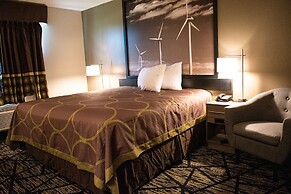 Super 8 by Wyndham Pratt