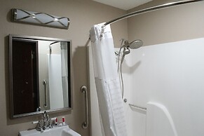 Super 8 by Wyndham Pratt