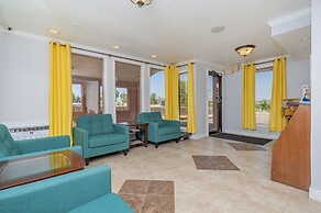 Super 8 by Wyndham Colorado Springs/Chestnut Street